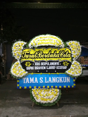 Papan Bunga Duka di Perapen