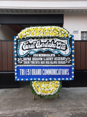 Papan Bunga Duka di Perapen